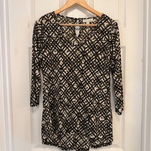 Like New Dana Buchman Abstract Tunic Top
